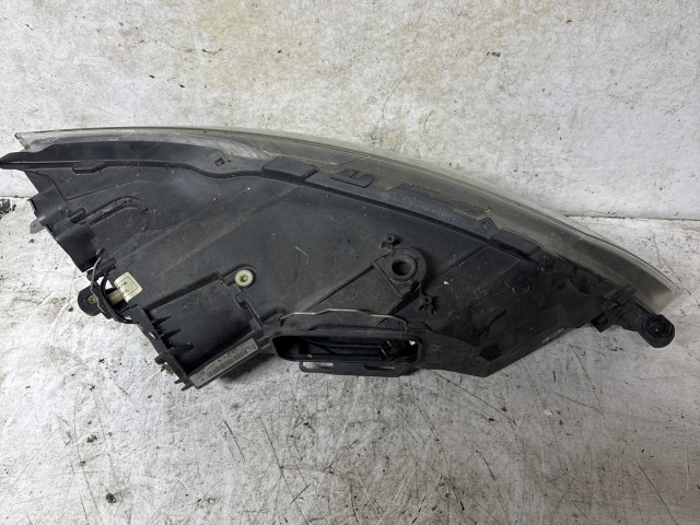 213259 Seat Leon 5F 2012-2020 2012-2020 Lámpa , Fényszóró használt sima bal első a képen látható sérüléssel