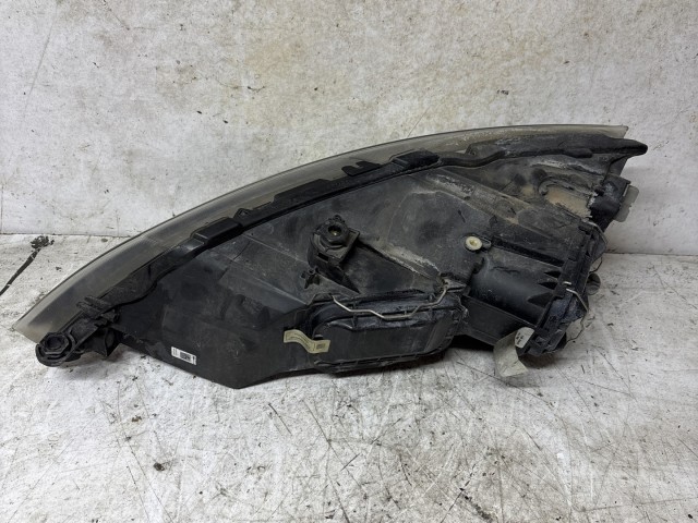 213253 Seat Leon 5F 2012-2020 2012-2020 Lámpa , Fényszóró használt sima jobb első a képen látható sérüléssel