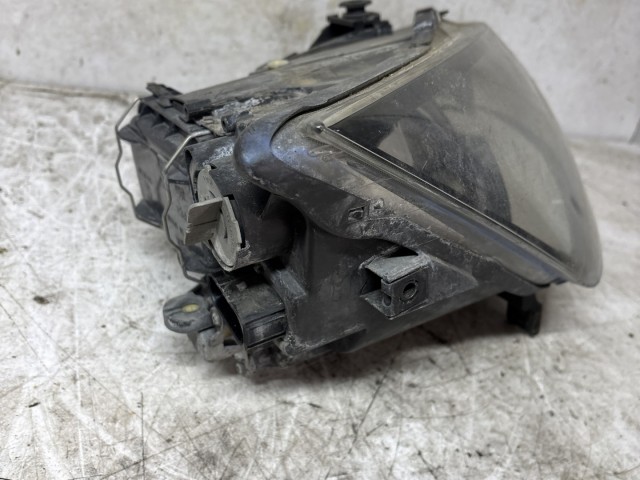 213253 Seat Leon 5F 2012-2020 2012-2020 Lámpa , Fényszóró használt sima jobb első a képen látható sérüléssel
