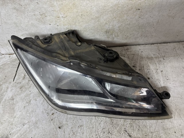 213252 Seat Leon 5F 2012-2020 2012-2020 Lámpa , Fényszóró használt sima jobb első DEPO