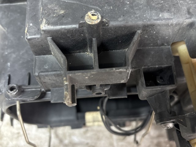 213259 Seat Leon 5F 2012-2020 2012-2020 Lámpa , Fényszóró használt sima bal első a képen látható sérüléssel