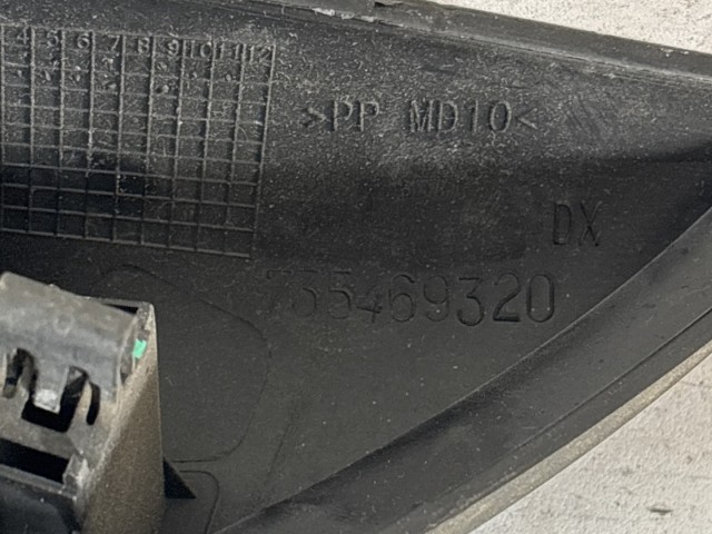 Fiat Bravo II. 735469320 számú, jobb első tükör takaró háromszög
