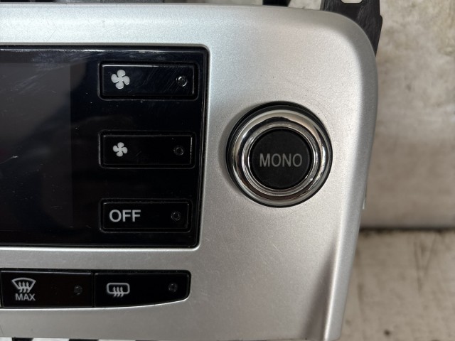 Lancia Delta 2008-2014 Fűtés- és közép kapcsolók használt digit