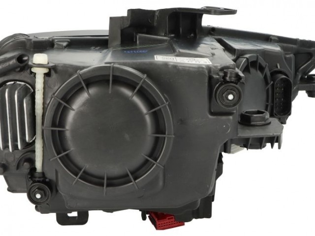 Audi A3 (8V1, 8VK,) 2012-2016 utángyártott új bal első fényszóró XENON D3S/LED króm ház. (motorral) TYC