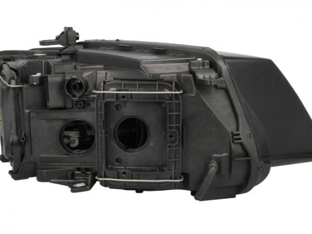 Audi Q5 8RB 2012.09.01-2016.12.31 utángyártott új bal első fényszóró Bi-XENON D3S/LED/PY21W (motorral) TYC