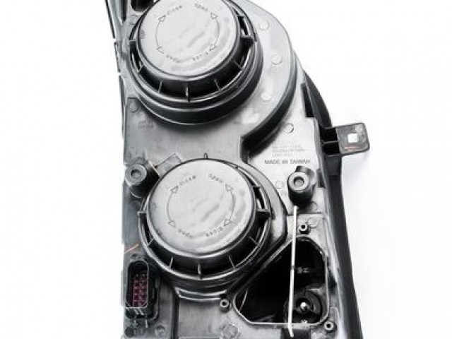 Volkswagen Crafter 2006.10.01-2016.11.01 utángyártott új bal első fényszóró 2H7 (motoros) DEPO