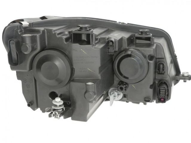 Volkswagen Caddy III. 2010.01.01-2015.05.30, Touran 2010.08.01-2015.04.30 utángyártott új bal első fényszóró H7/H15 napp. fény (motorral) DEPO