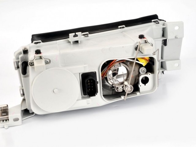 Skoda Octavia 2000.08.01-2011.08.31 utángyártott új bal első fényszóró H4 nem ködlámpás,  LX (motorral) DEPO