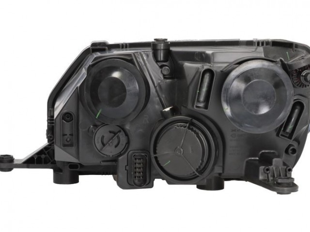 Skoda Rapid 2012-2017 utángyártott új jobb első fényszóró H7/H15 (motorral) DEPO