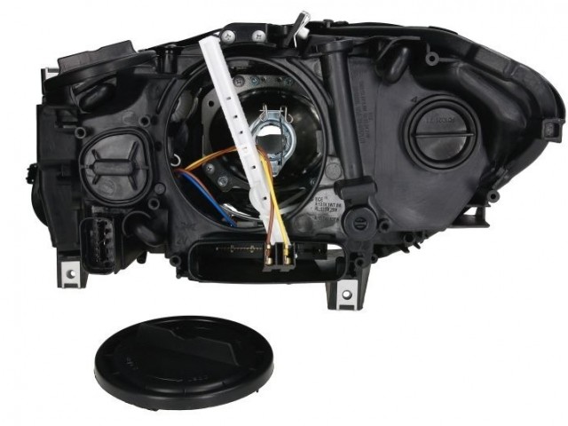 BMW 5 (F10-F11) 2010.04.01-2013.06.19 utángyártott új jobb első fényszóró 2H7/LED TYC