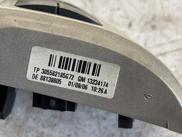 Opel Astra H 2004-2014 2004-2014 Kormány gombok használt