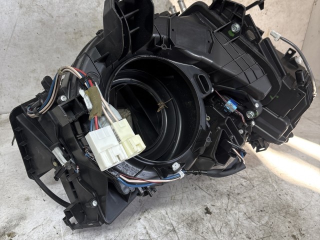 213418 Toyota Auris E18 2012-2019 Fűtésboksz 87050-02F70
