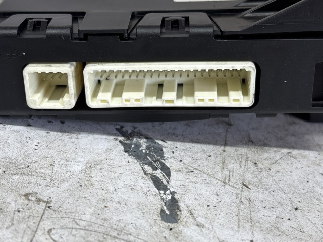 Toyota Auris 2012-2019 E18 2012-2019 Klímavezérlő használt