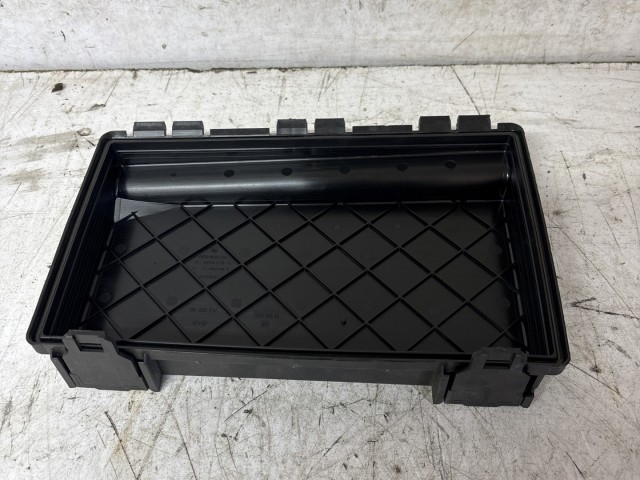 Opel Astra H 2004-2014 2004-2014 Biztosítéktábla takaró használt