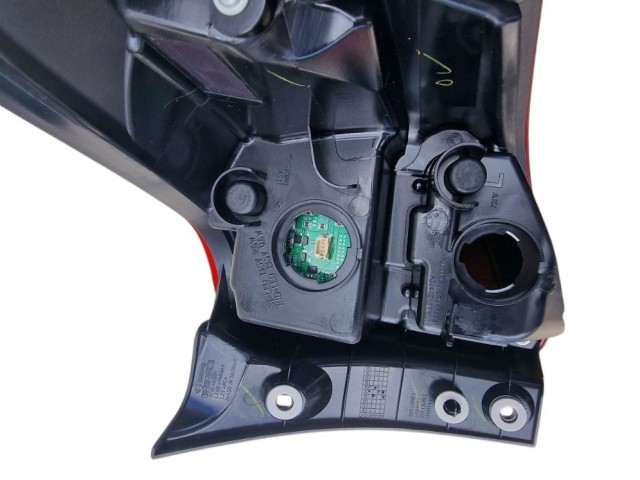 Suzuki Vitara 2018-2024 utángyártott új bal hátsó külső lámpa LED