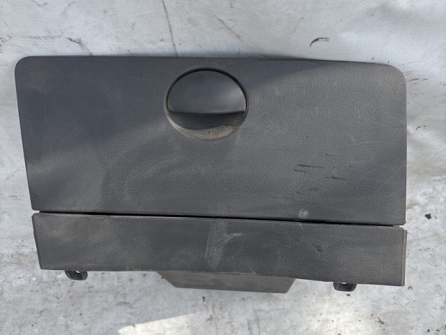 Fiat Panda II. 2003-2012 2003-2012 Kesztyűtartó ajtó használt 735320589