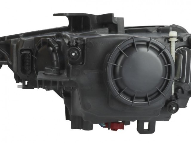 Audi A3 (8V1, 8VK,) 2012-2016 utángyártott új jobb első fényszóró XENON D3S/LED króm ház. (motorral) TYC