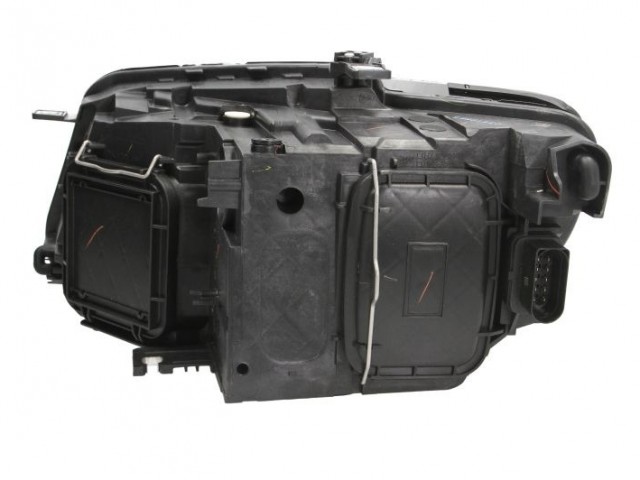 Audi Q5 8RB 2008.01.01-2012.08.31 utángyártott új jobb első fényszóró 2H7 (motorral) DEPO
