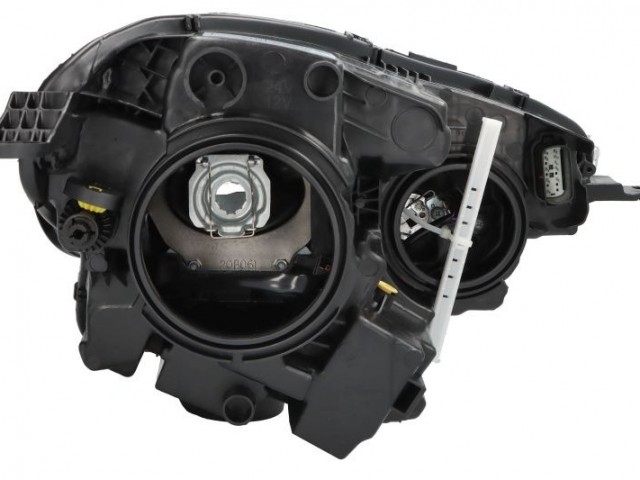 Ford Ecosport 2017- utángyártott új bal első fényszóró H1/H18/LED fekete h (motorral) TYC