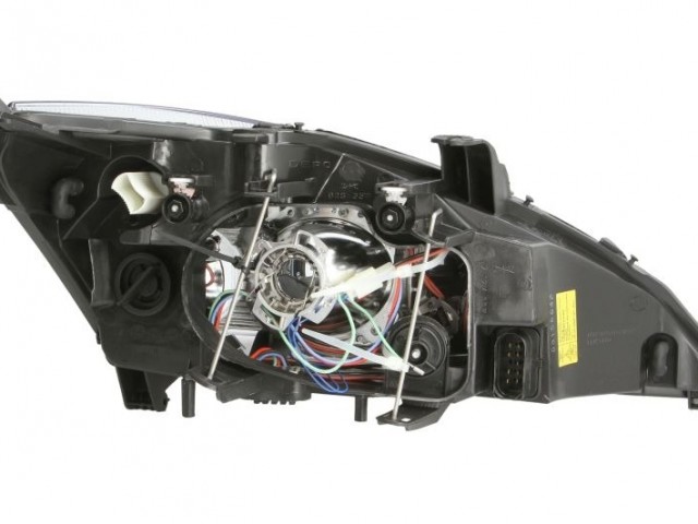 Ford Focus 2001.10.01-2004.08.31 utángyártott új bal első fényszóró D2S/H7 Xenon  (ST170) DEPO