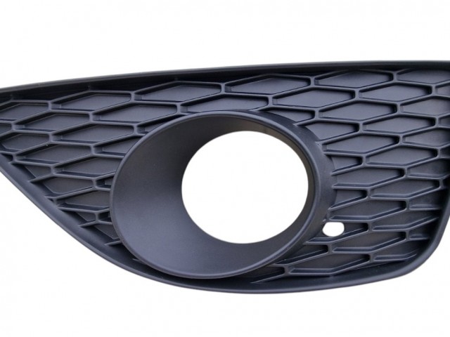 Seat Ibiza 6J  2008.05.01-2012.03.23 utángyártott új jobb első ködlámpa keret