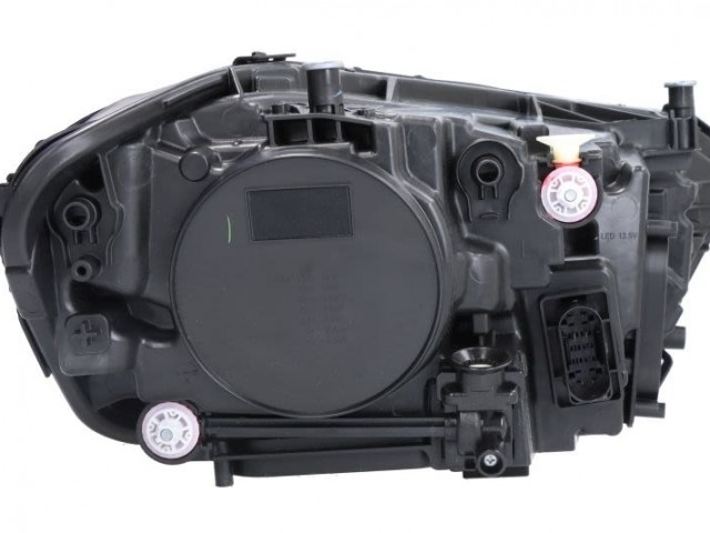 Mercedes Benz A-Class (W177) 2018.05.05-2022.10.01 utángyártott új bal első fényszóró LED (motorral) márkajel nélk. DEPO