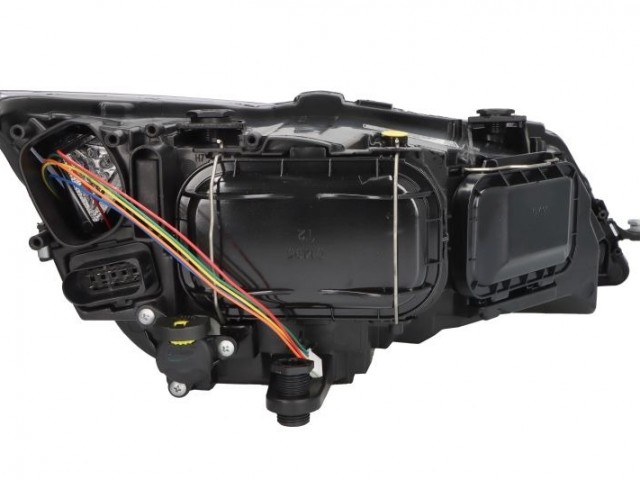 Seat Leon 5F 2017.01.01-2020.02.01 utángyártott új bal első fényszóró 2H7+LED (motorral) TYC