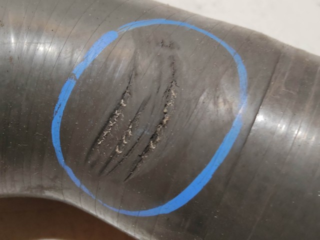 Fiat Stilo 2001-2007 Levegőcső  használt turbóból az intercollerba 46808700 a képen látható sérüléssel