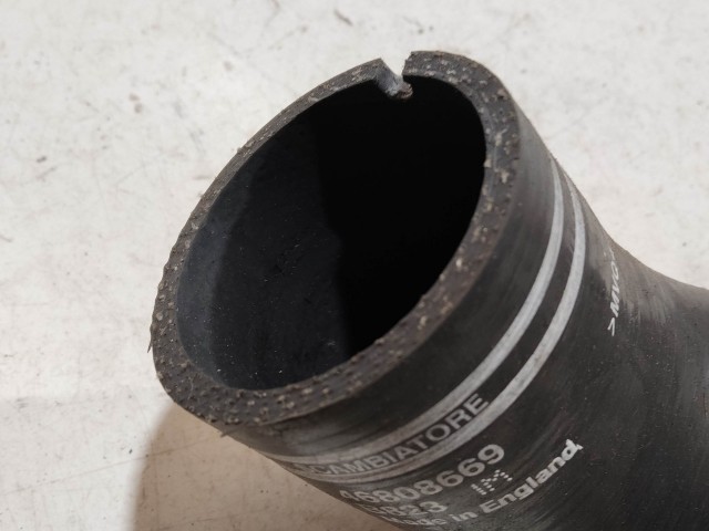 Fiat Stilo 2001-2007 Levegőcső  használt turbóból az intercollerba 46808700 a képen látható sérüléssel