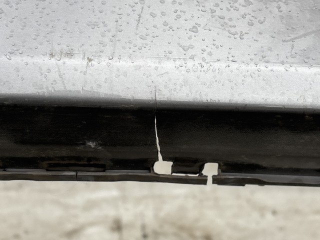 213547 Fiat Bravo 2007-2014 első lökhárító, a képen látható sérüléssel