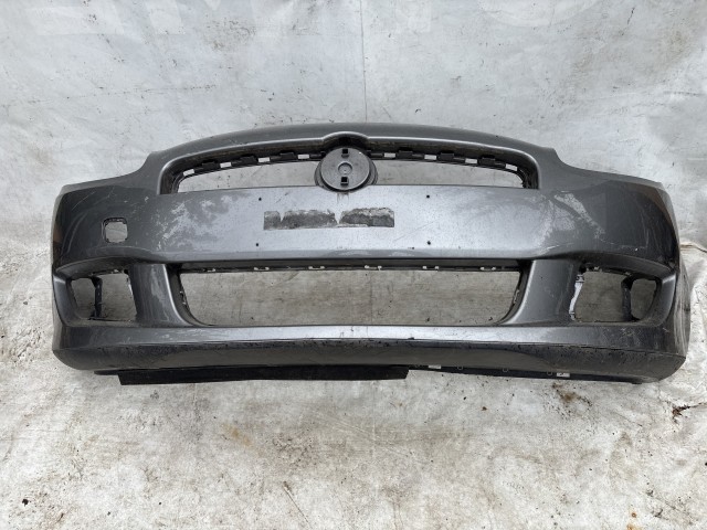 213547 Fiat Bravo 2007-2014 első lökhárító, a képen látható sérüléssel