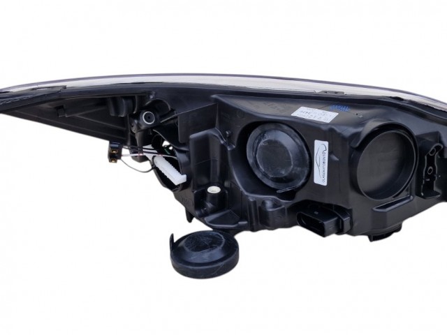 Ford Focus III. 2011.03.01-2014.09.31 utángyártott új bal első fényszóró H1/H7 króm h. (motorral) TYC