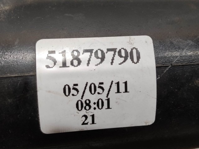 Fiat Panda II. 2003-2012 Levegőcső  használt szívócső a légszűrőházba 51879800 a képen látható sérüléssel