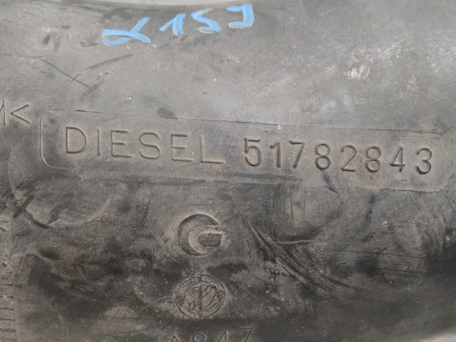 Alfa Romeo 159 2005 Levegőcső  használt  a képen látható sérüléssel