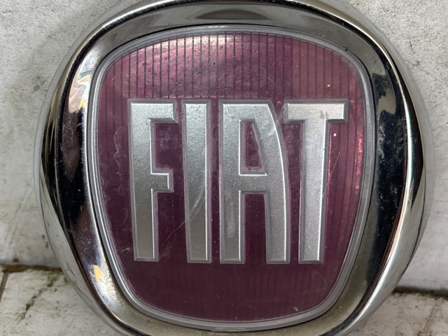 Fiat Bravo 2007-2014 2007-2014 Embléma, embléma tartó használt  Első  