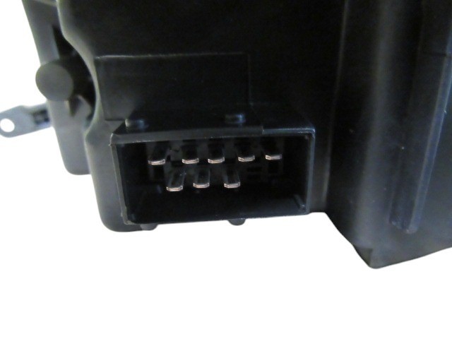 Citroen Jumpy, Fiat Scudo, Peugeot Expert  2007.03.01-2016.05.30 utángyártott új jobb első fényszóró H4 (motorral) DEPO