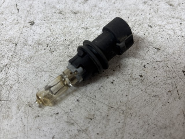  Alfa Romeo GT 2003-2010 2003-2010 Izzó foglalat első ködlámpa használt