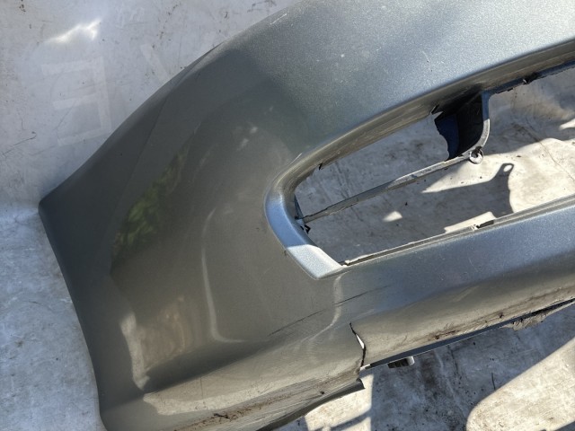 213642 Alfa Romeo GT 2003-2010 első lökhárító, a képen látható sérüléssel