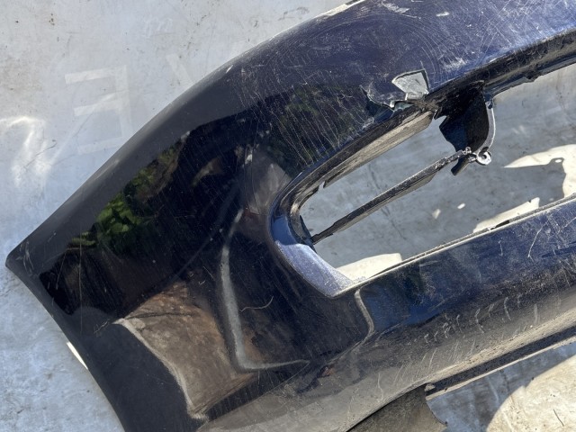 213641 Alfa Romeo GT 2003-2010 első lökhárító, a képen látható sérüléssel