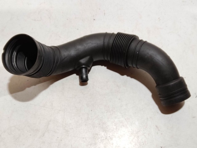 Fiat Grande Punto  2005-2009 Levegőcső  használt szívócső a légszűrőházba 55703500