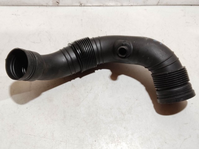 Fiat Grande Punto  2005-2009 Levegőcső  használt szívócső a légszűrőházba 55703500