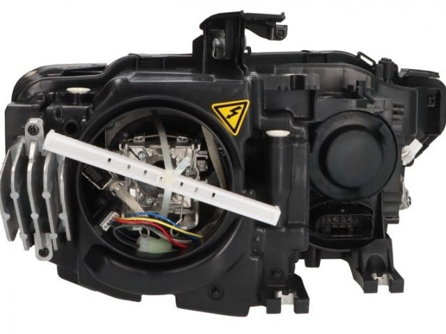 Audi A5 2012.05.01-2016.06.01 utángyártott új bal első fényszóró D3S Bi-Xenon  TYC *