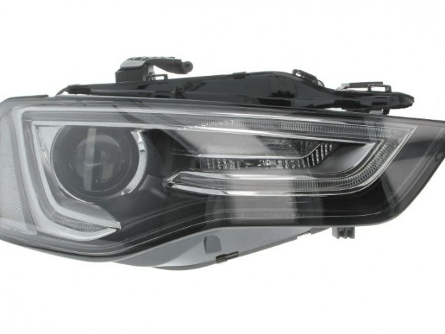Audi A5  2012.05.01-2016.06.01  utángyártott új jobb első fényszóróó D3S Bi-Xenon  TYC *