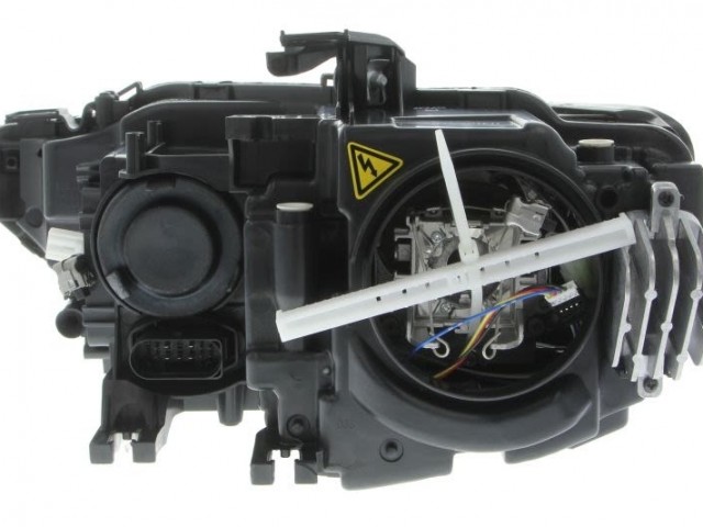 Audi A5 2011.10.01-2015.05.01 utángyártott új jobb első fényszóró D3S Bi-Xenon  TYC *