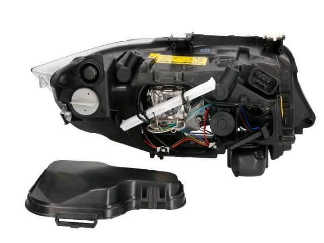 BMW 3 E90 2005.03.01-2008.08.31 utángyártott új bal első fényszóró D1S/H7 Bi-Xenon (motorral) TYC