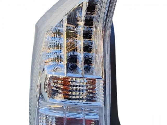 Toyota Prius 2010.01.01-2012.04.30 utángyártott új bal hátsó lámpa (LED-es)