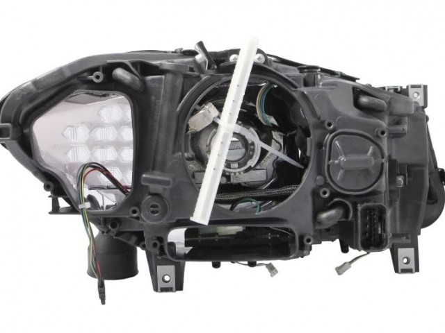 BMW 5 (F10) 2010.04.01-2013.07.19 utángyártott új bal első fényszóró Bi-XENON D1S/LED+napp.f. (motorral)