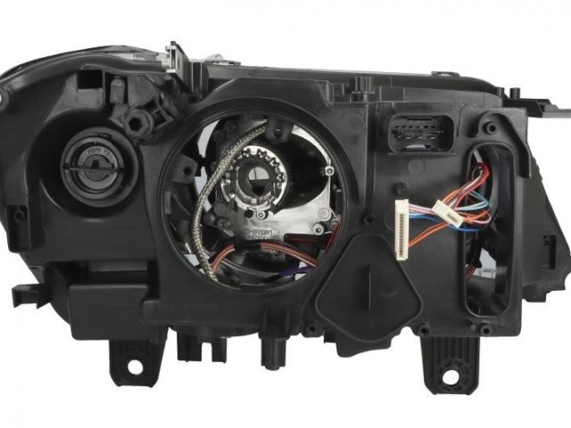 BMW X3 (F25) 2010.12.01-2014. utángyártott új bal első fényszóró XENON D1S/LED elektr.nélk.  (motorral)