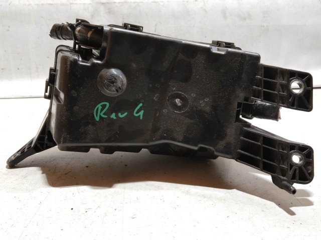 Toyota Rav 4 2005-2012 2005-2013 Biztosítéktábla  használt külső