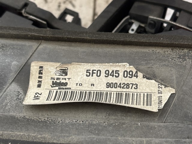 213776 Seat Leon 5F 2012-2020 2012-2020 Lámpa , Fényszóró használt jobb hátsó belső